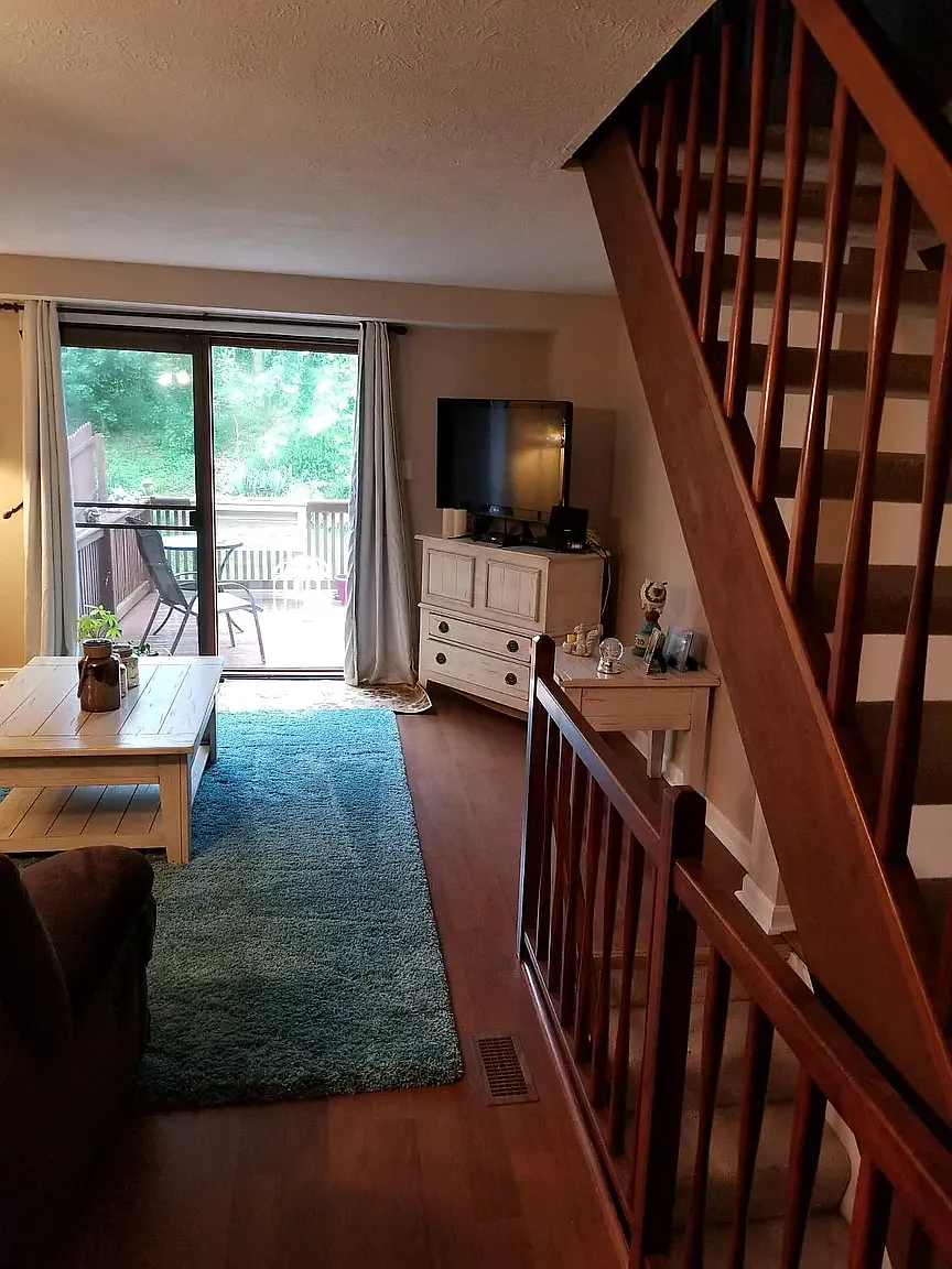 2 bed, 1.5 bath, 930 sqft, $1,500 — Photo 3
