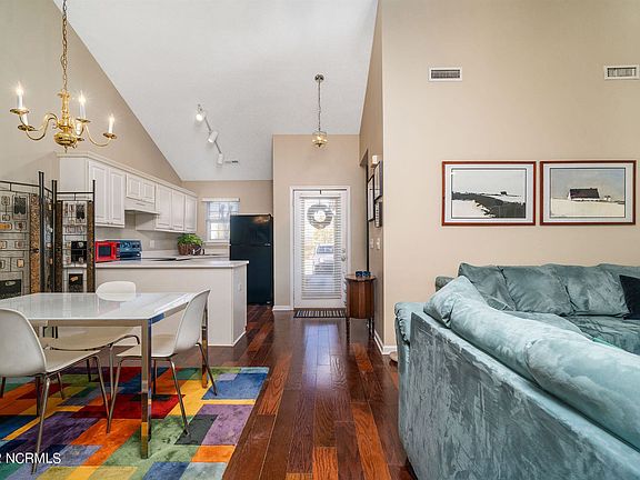 4th image of 3863 Merestone Dr