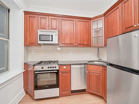 2nd image of 42 Grove St APT 1A