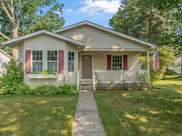 214 W 16th St, Traverse City, MI 49684