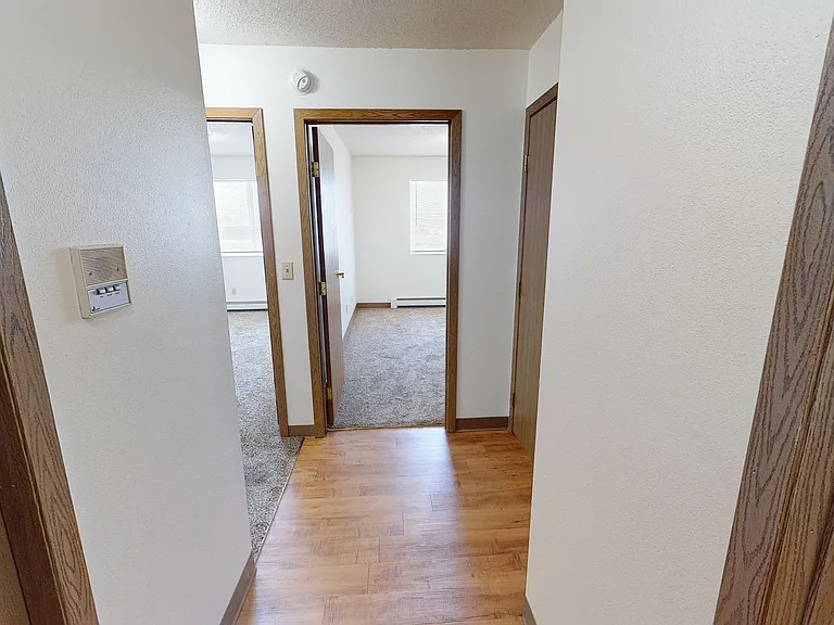 Dakota E & W Apartments — Photo 36