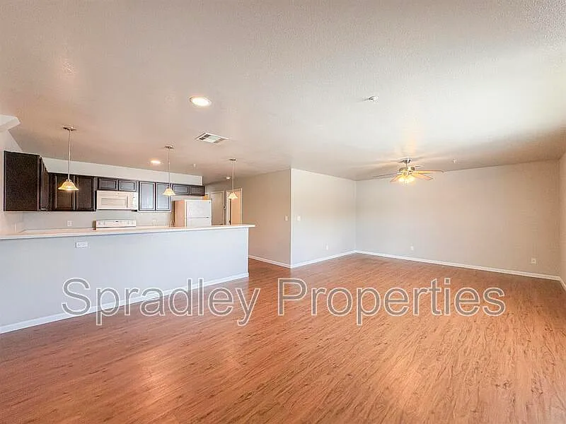Midtown Apartments — Photo 2