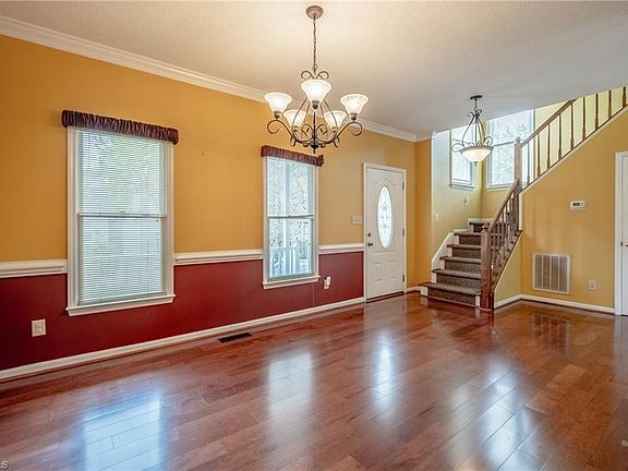 3rd image of 4817 Adams Ridge Dr