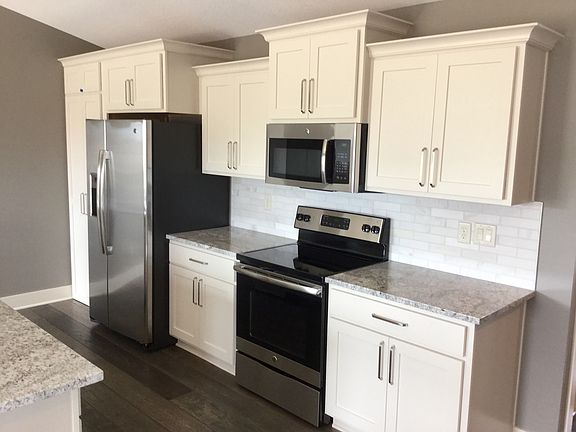 2nd image of 1509 NW Pine View Cir