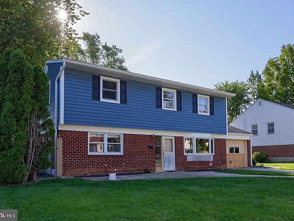 2nd image of 105 Radcliffe Ave