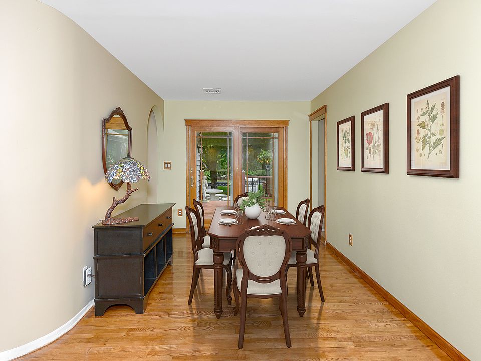 1st image of 11 Lansing Ln