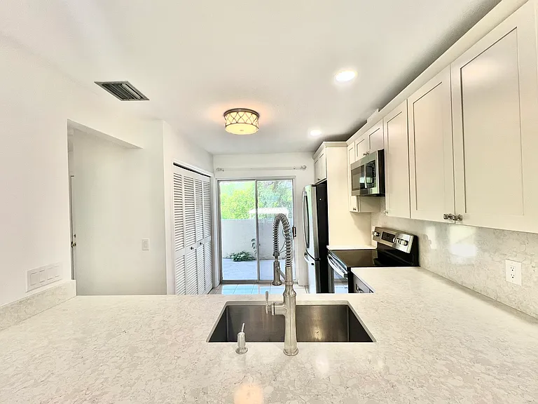 1289 N McMullen Booth Rd — Photo 8