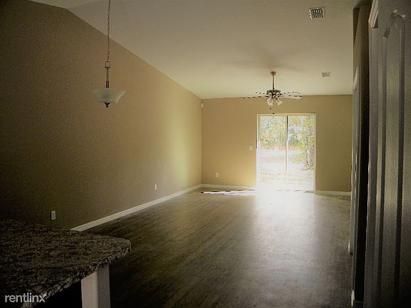 5th image of 1210 W Evergreen Dr