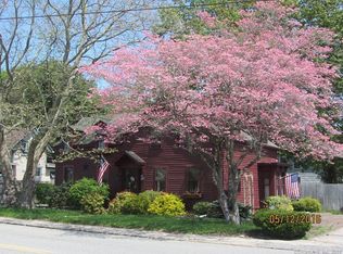 71 Lafayette St, Norwich, CT 06360