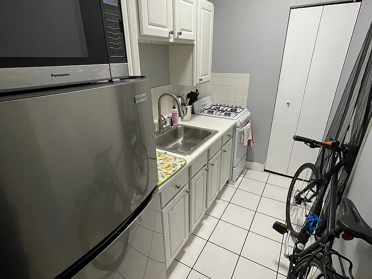 209 Greene St #22 — Photo 3