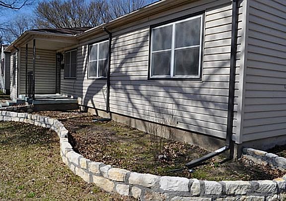 2nd image of 427 W Scotland Dr