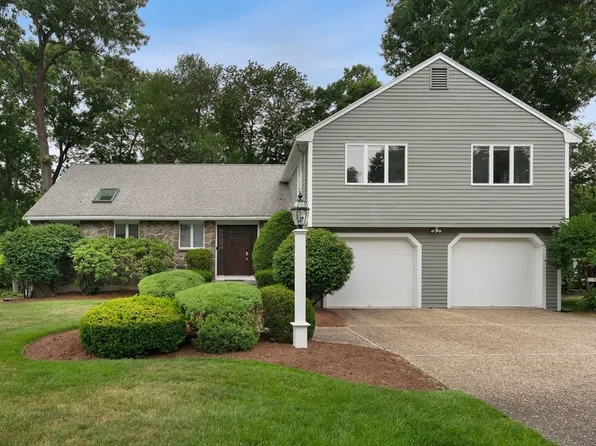 29 Canavan Cir, Needham, MA 02492