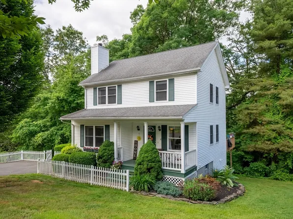 10 Cobb Ln, Belchertown, MA 01007