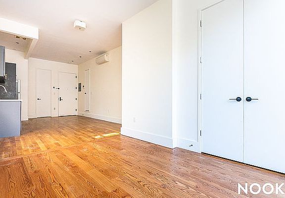 4th image of 299 Chauncey St #2B