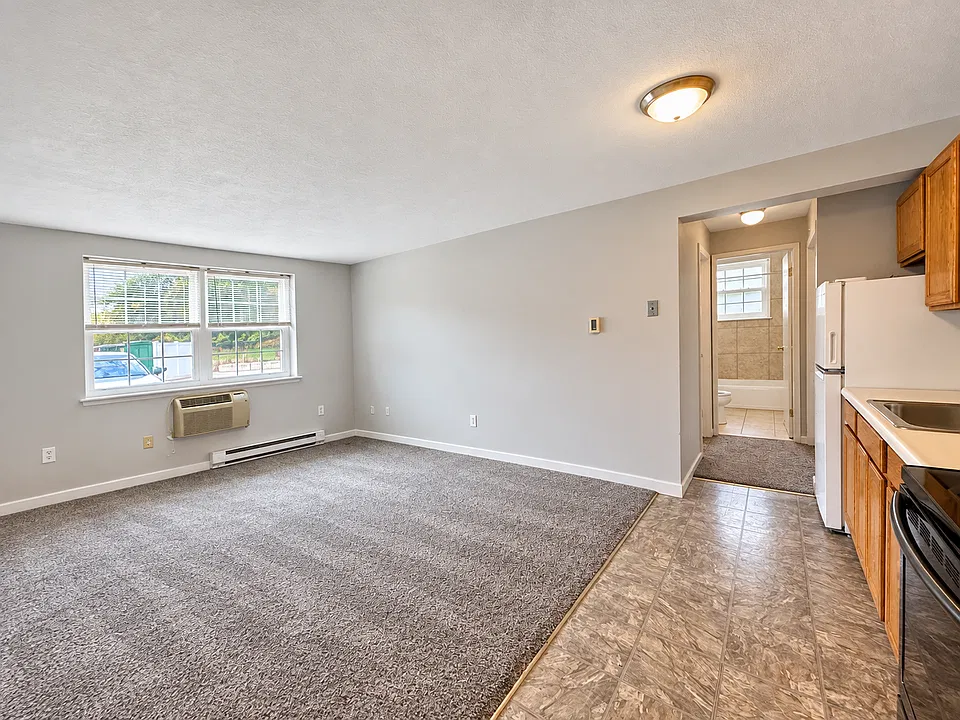 5 Colonial Village Dr #1
