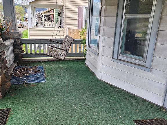 2nd image of 631 Ames Pl