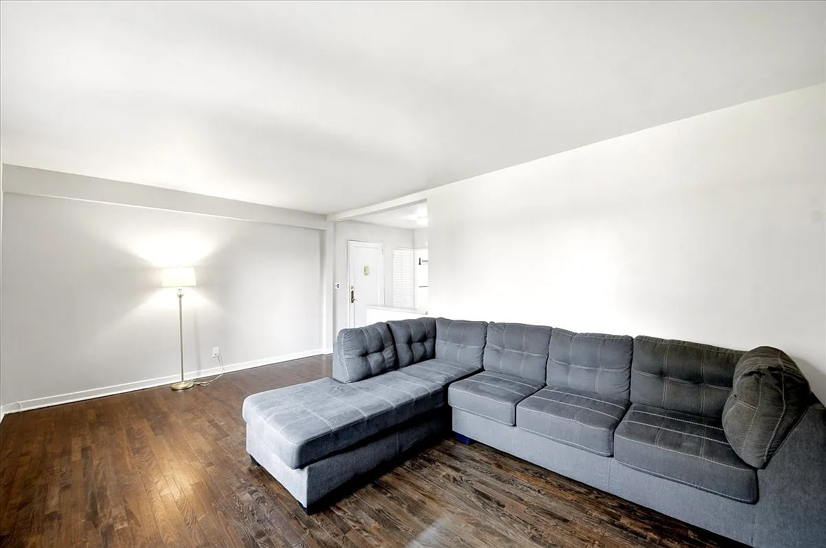 Building Photo - 12 Wainwright Ave #1B