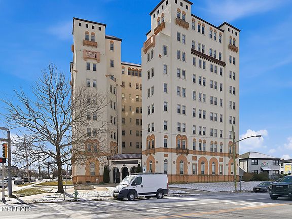 2nd image of 400 Deal Lake Drive #6E