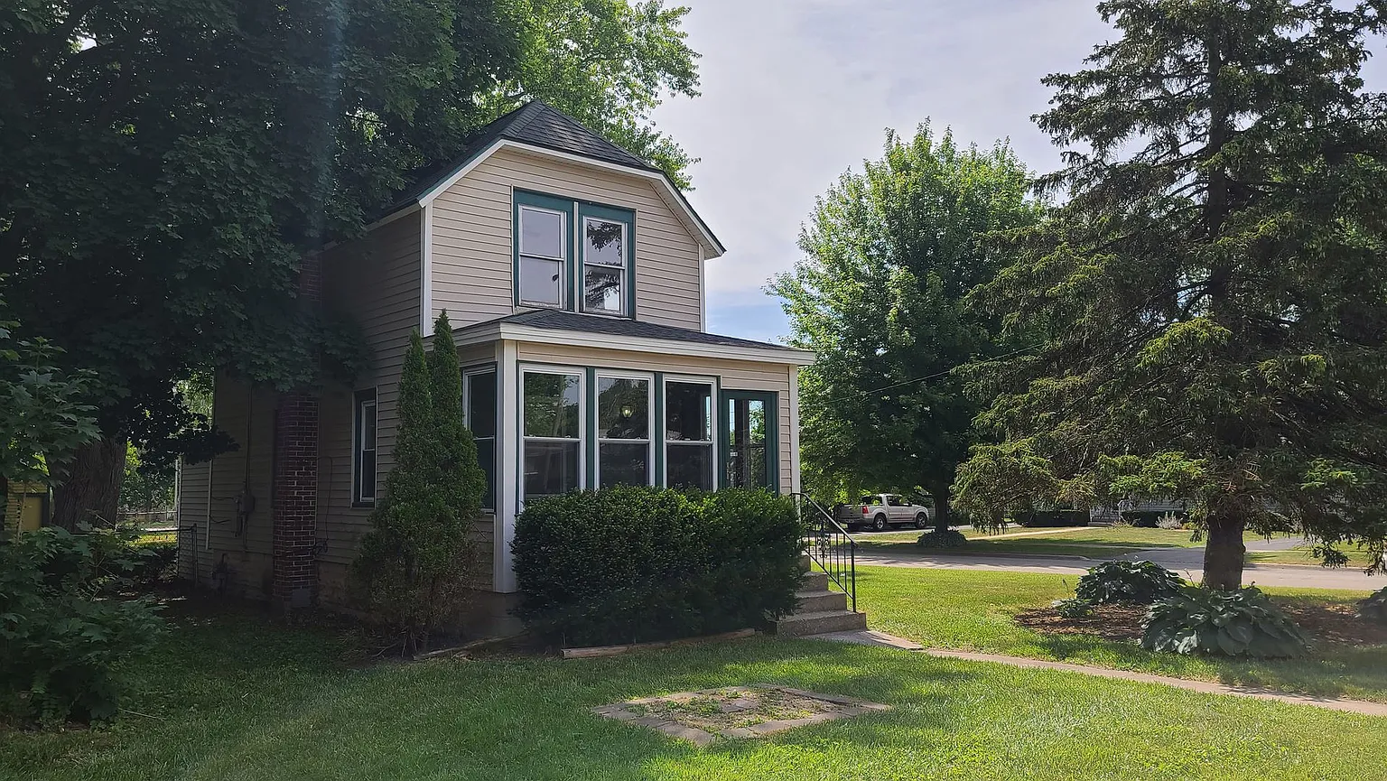 3245 Enoch Ave photo 1