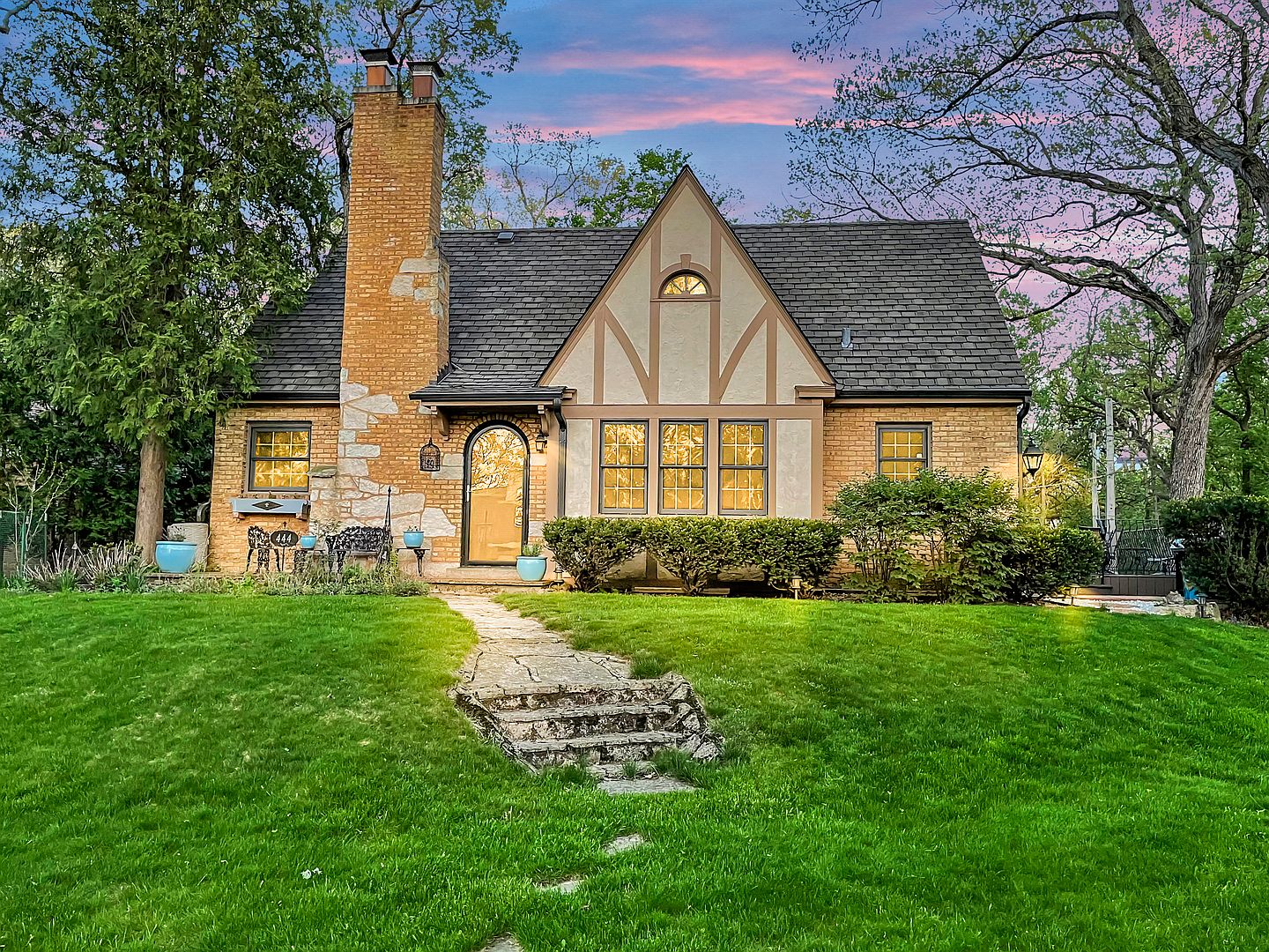 444 Roslyn Rd, East Dundee, IL 60118 Zillow