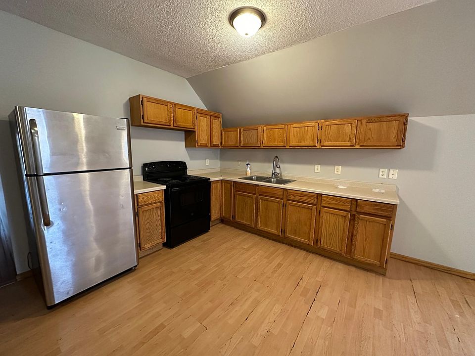 1st image of 906 Fremont Ave #2