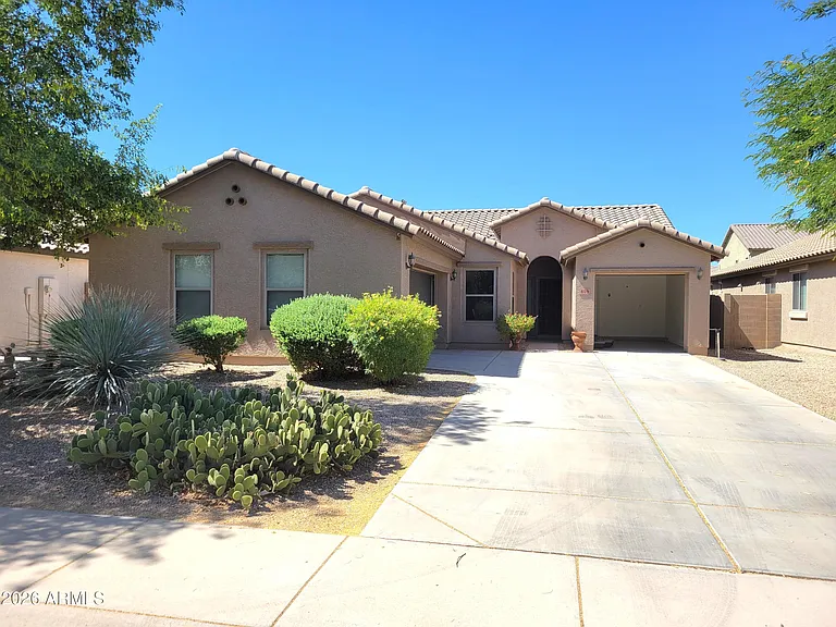 809 W Desert Valley Dr — Photo 2
