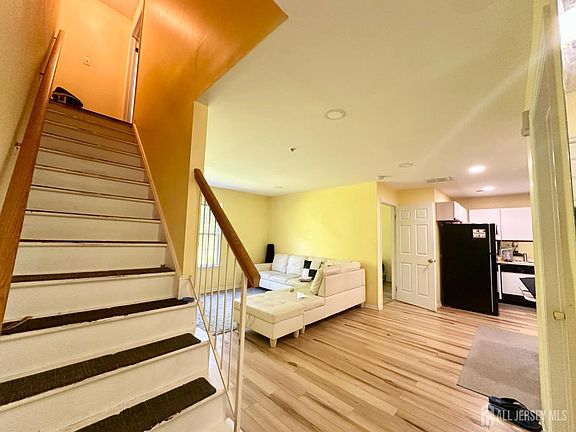 3rd image of 263 Prestwick Way