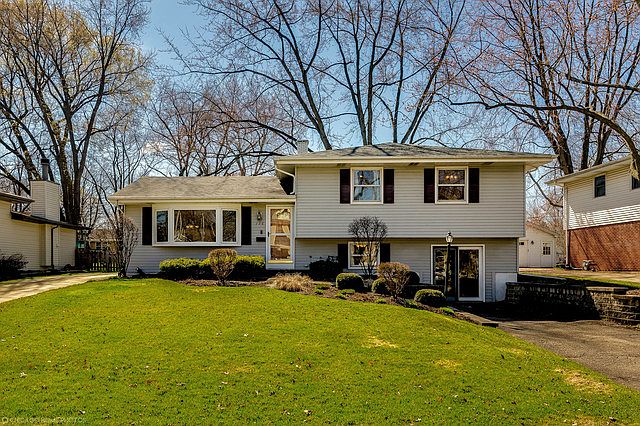 1st image of 136 Elmwood Dr