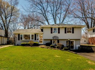 136 Elmwood Dr, Naperville, IL