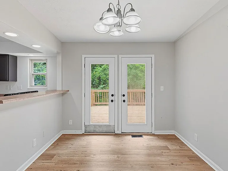 4321 Westwood Northern Blvd — Photo 15