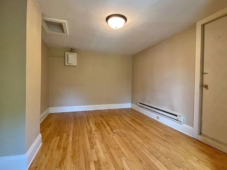 516 Erin St — Photo 10
