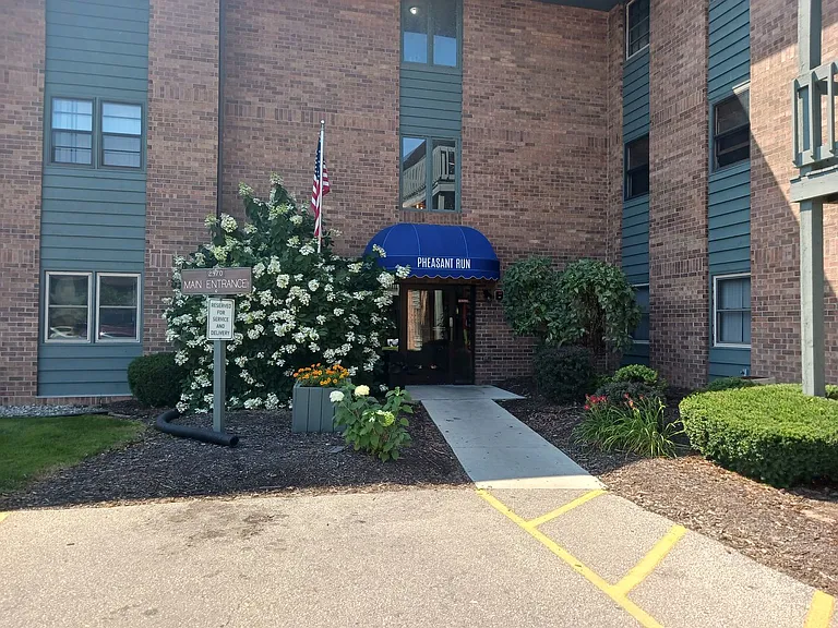 Pheasant Run Apartments — Photo 18