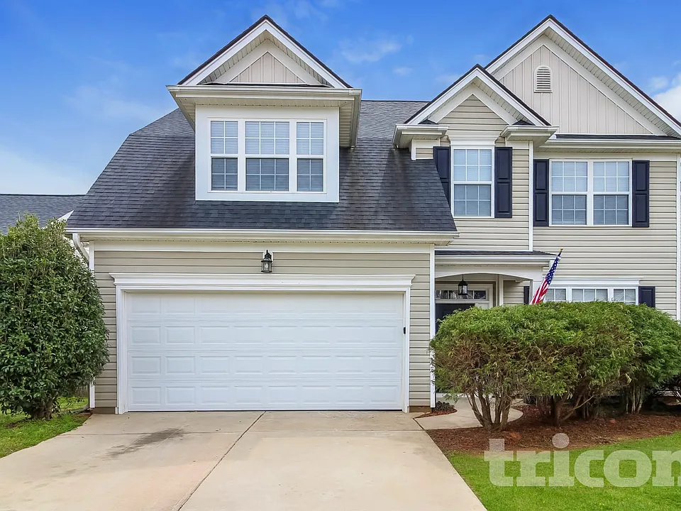 527 W Saddletree Dr