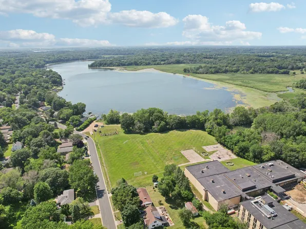 5700 Grandview Blvd, Mound, MN 55364