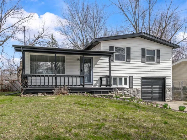 6025 Palm St, Portage, MI 49024