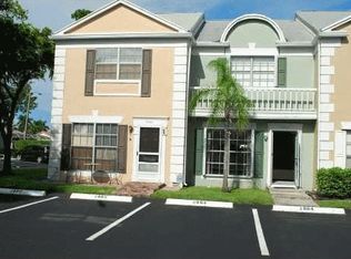 2864 S Edgehill Ln, Hollywood, FL 33026