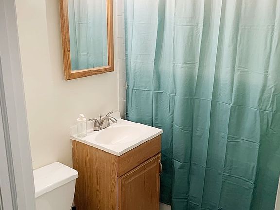 4th image of 208 E 95th St #11C