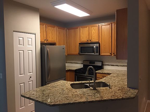 3rd image of 3275 Stratford Ct #203