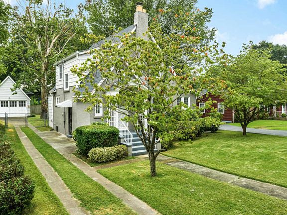 4th image of 104 Asbury Dr #1