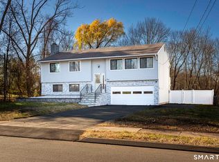 5 Prasser Dr, East Hartford, CT 06118