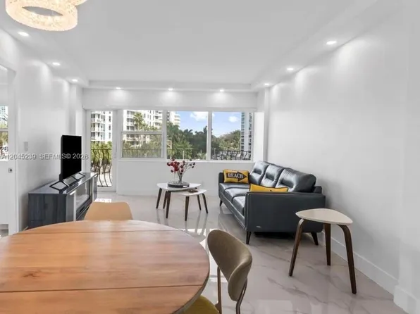 3250 NE 28th St APT 403, Fort Lauderdale, FL 33308