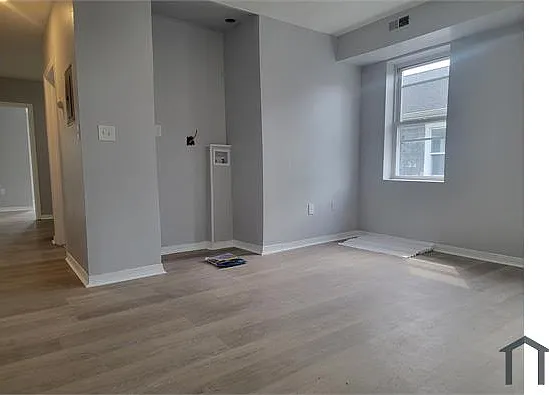 2 bed, 1100 sqft, $1,600 — Photo 3