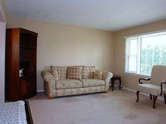 4th image of 537 Aragona Dr