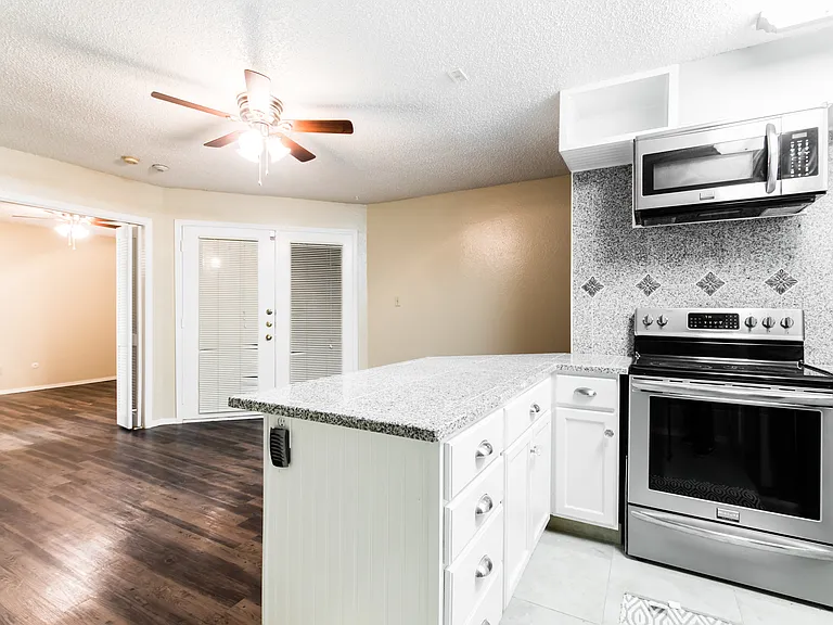 2304 Balsam Dr #E302 — Photo 8