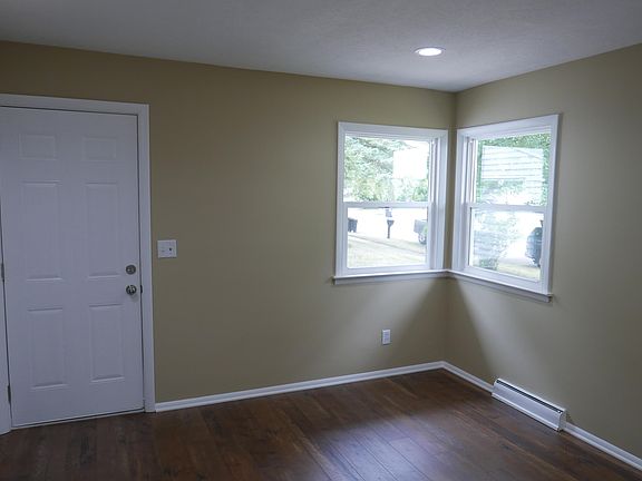 4th image of 5319 Wisteria St