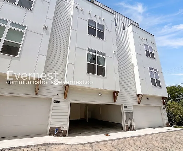 206 N 9th St #D — Photo 35