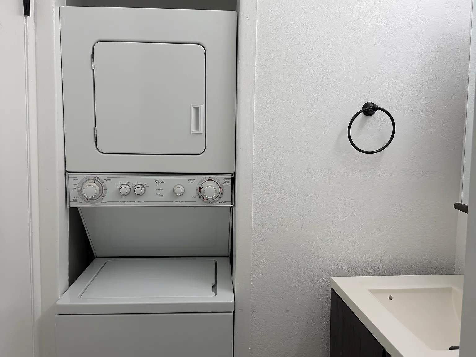 2 bed, 697 sqft, $2,395 — Photo 4