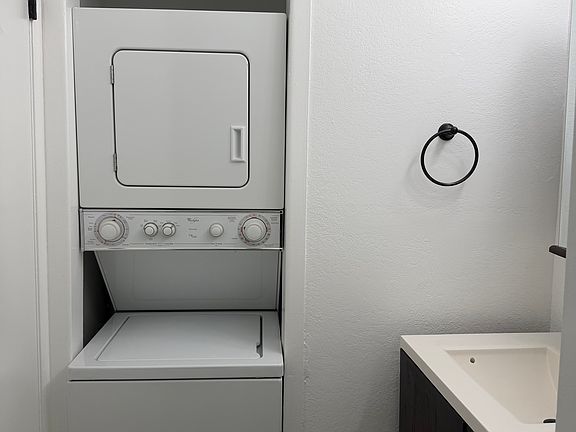 IN UNIT WASHER AND DRYER SAVES YOU MONEY AND TRIPS TO THE LAUNDROMAT