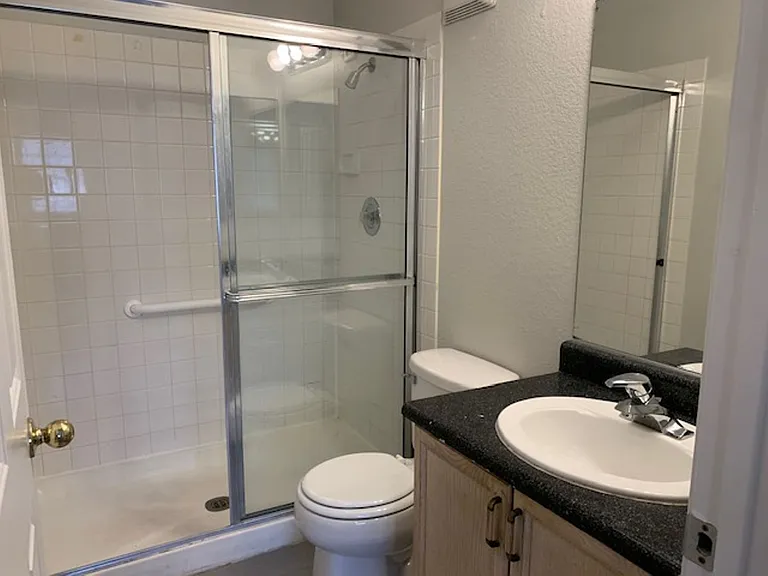 7604 Almeria Ave — Photo 4