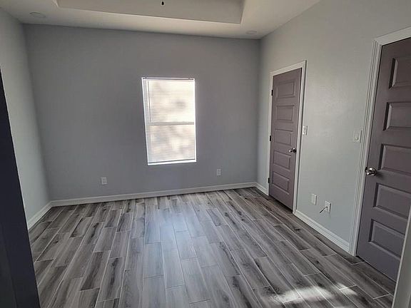 5th image of 1110 N A St